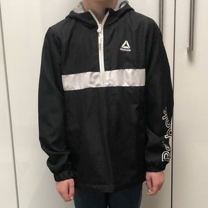Nice light windbreaker jacket for the spring.